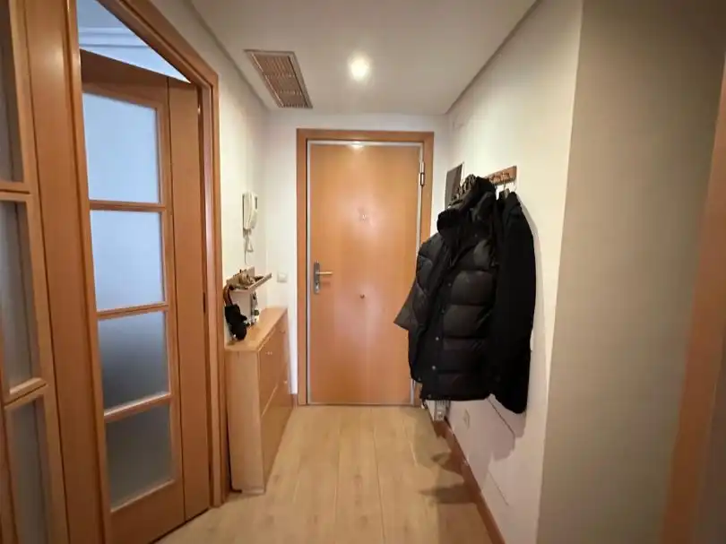Flat for rent in Madrid  with Air Conditioner, Heating and Furnished