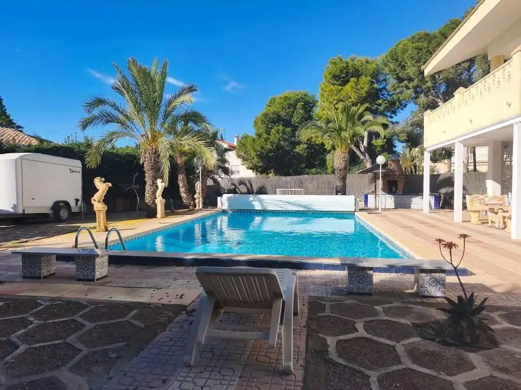 Schwimmbecken von Haus oder Chalet zum Verkauf in Cartagena mit Klimaanlage, Heizung und Privatgarten