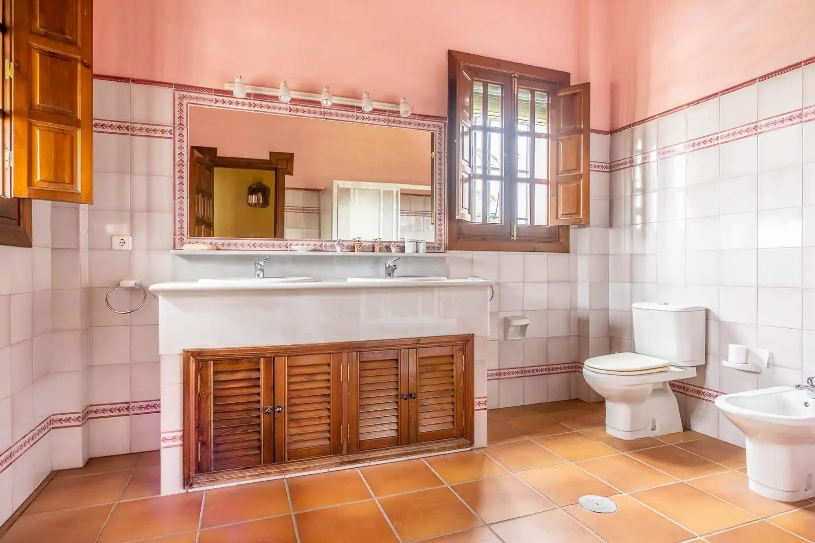 Baño de Finca rústica en venta en Valencina de la Concepción con Jardín privado, Terraza y Trastero
