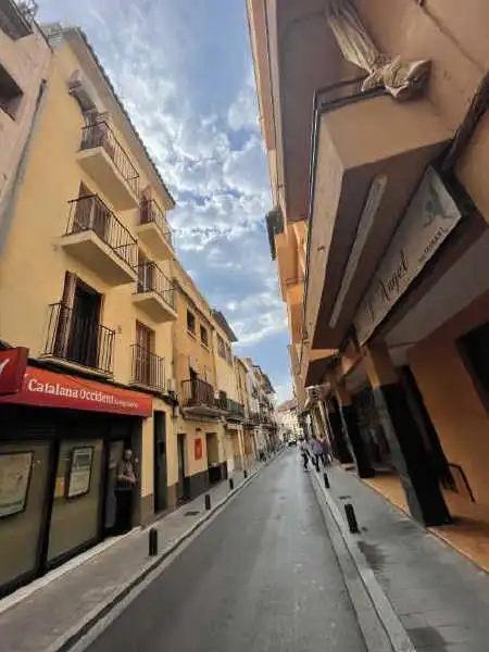 Vista exterior de Local en venda en Sallent amb Aire condicionat