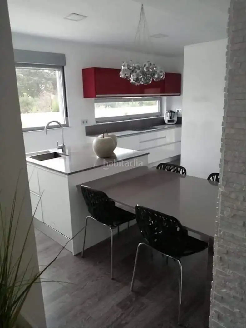 Detached house with garden for sale in Avinguda del País Valencià 14, imagen 5