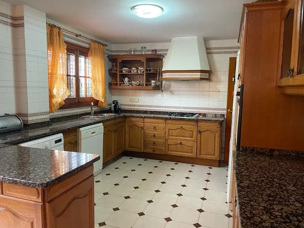 Detached house with pool for sale in Heliópolis, imagen 16