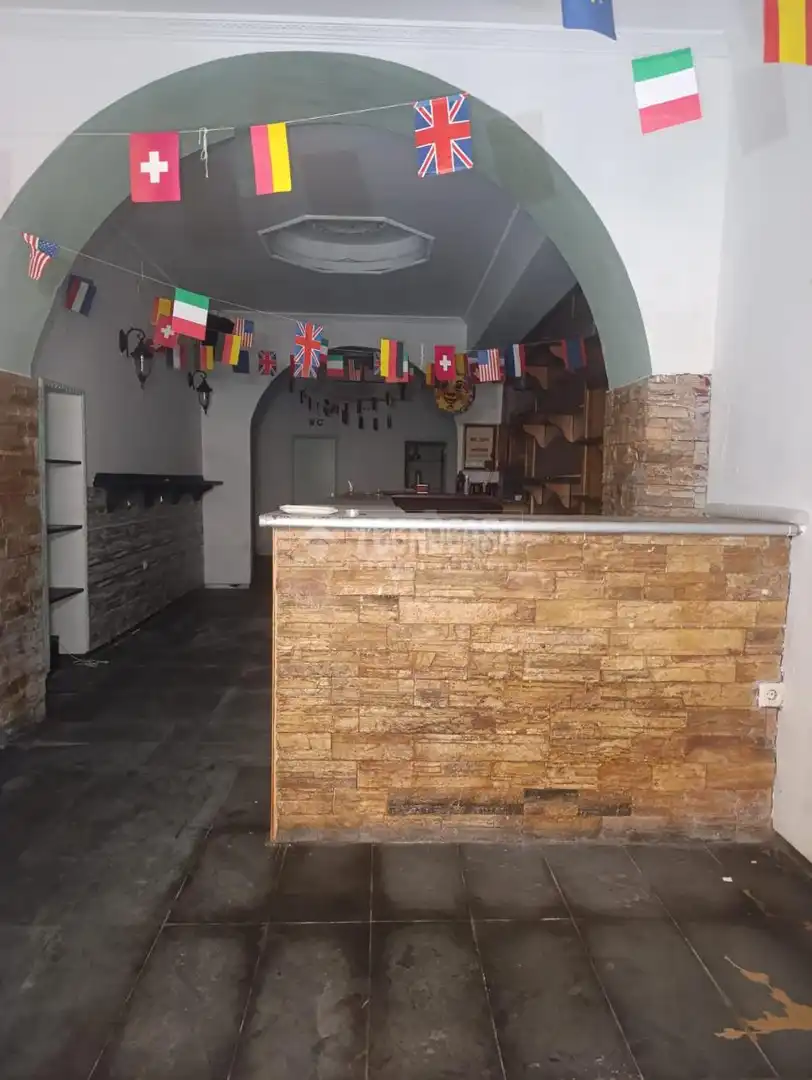 Local comercial en venda a Casco Antiguo
