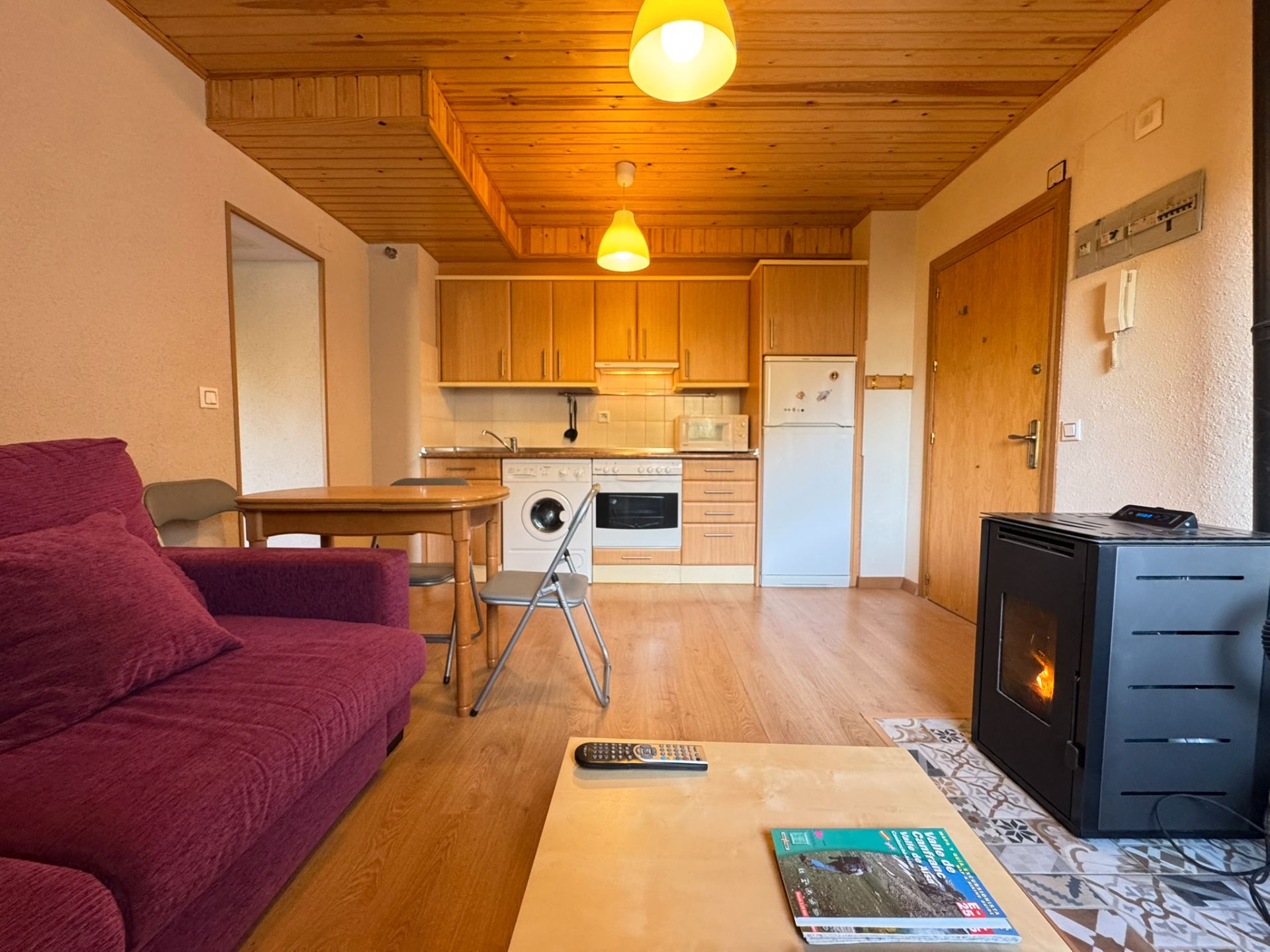 Living room of Apartment for sale in Villanúa  with Heating, Parquet flooring and Storage room