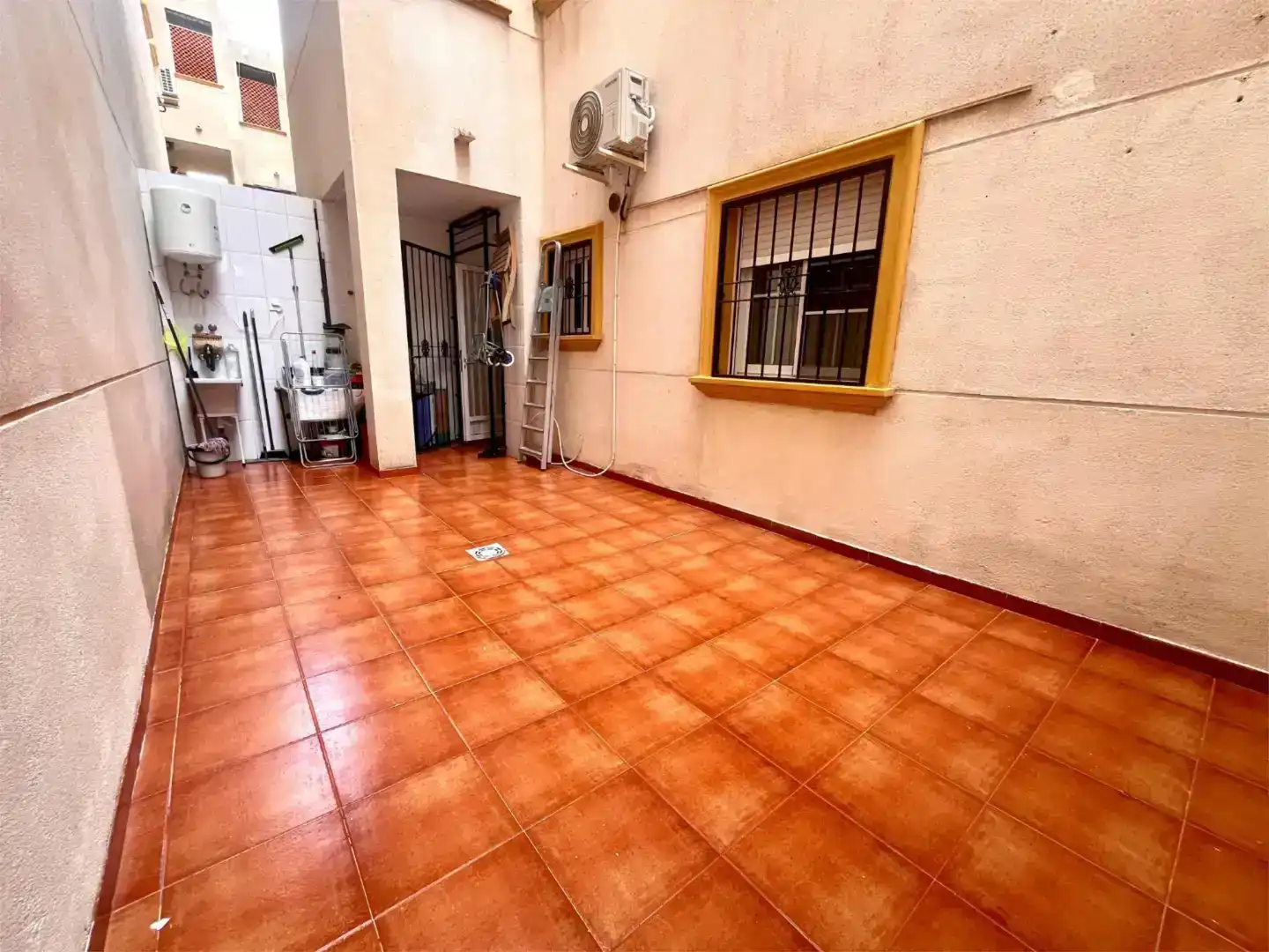 Vista exterior de Apartament en venda en Orihuela amb Aire condicionat, Piscina i Balcó