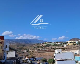 Vista exterior de Pis en venda en Telde amb Terrassa