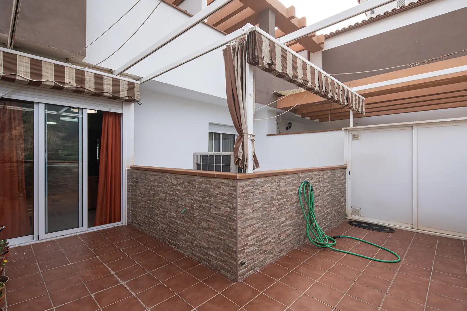 Terraza de Piso en venta en Güéjar Sierra con Calefacción, Terraza y Trastero