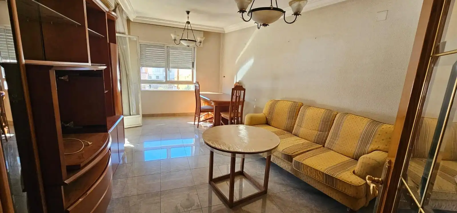 Sala d'estar de Casa o xalet en venda en Murcia amb Moblat i Balcó