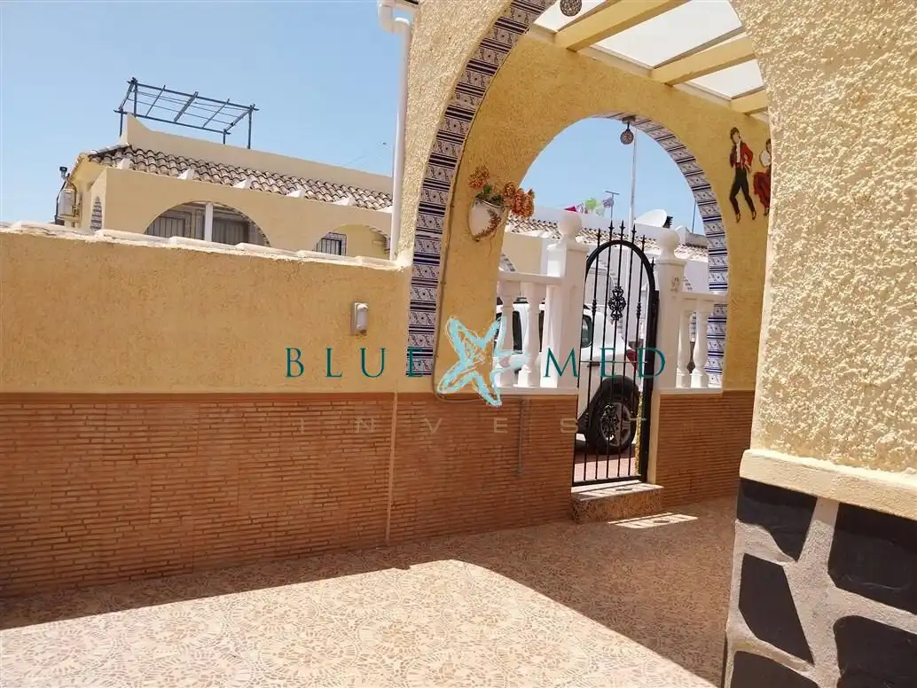 Vista exterior de Casa o xalet en venda en Mazarrón amb Aire condicionat, Calefacció i Jardí privat