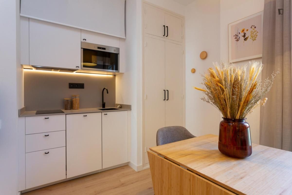 Study to rent in El Raval