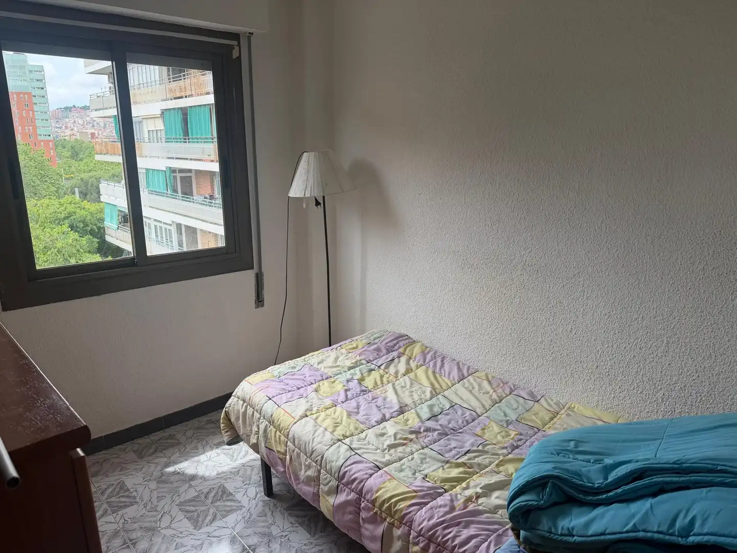 Habitación de Piso en venta en Barcelona con Amueblado y Balcón