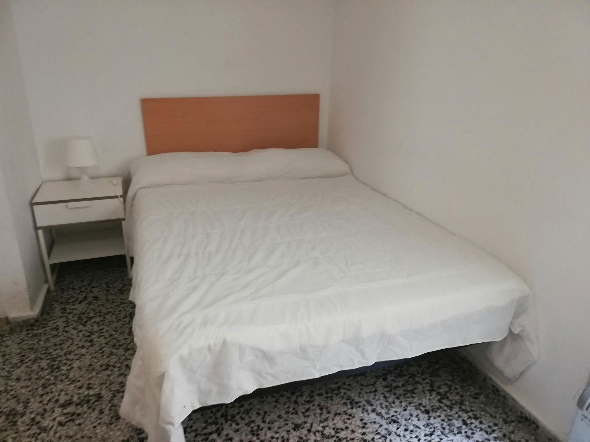 Dormitori de Pis per a compartir en  Valencia Capital amb Rentadora i TV