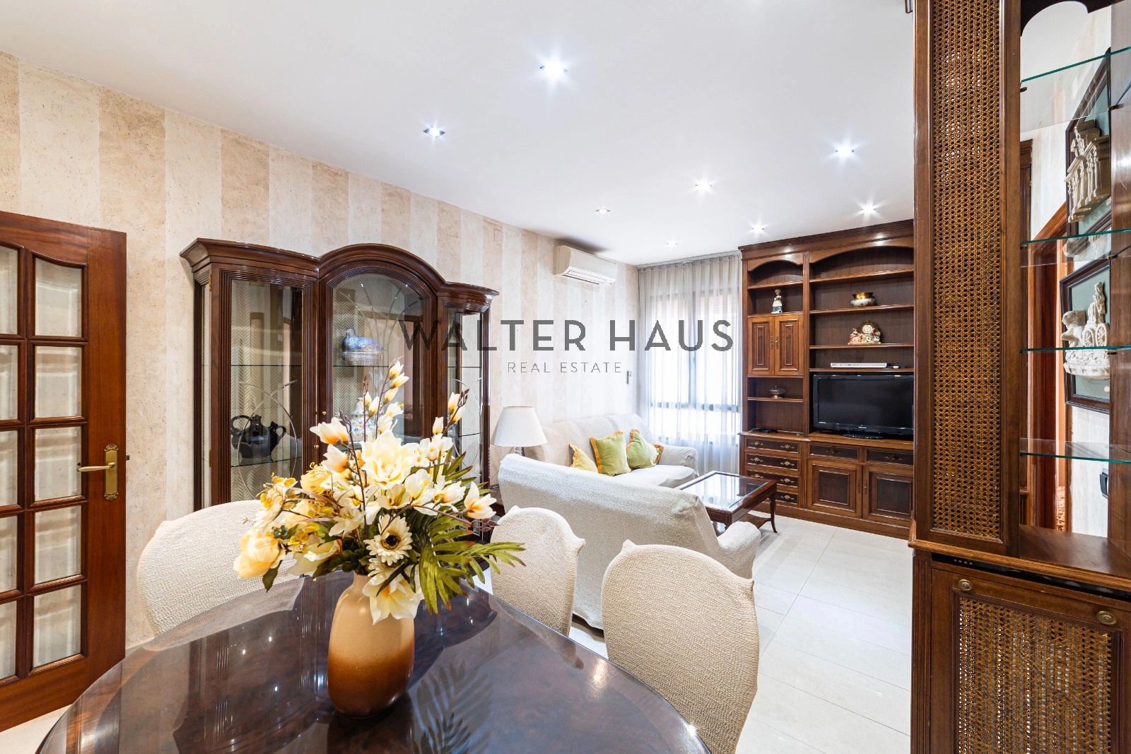 Sala d'estar de Pis de lloguer en  Madrid Capital amb Aire condicionat, Calefacció i Moblat