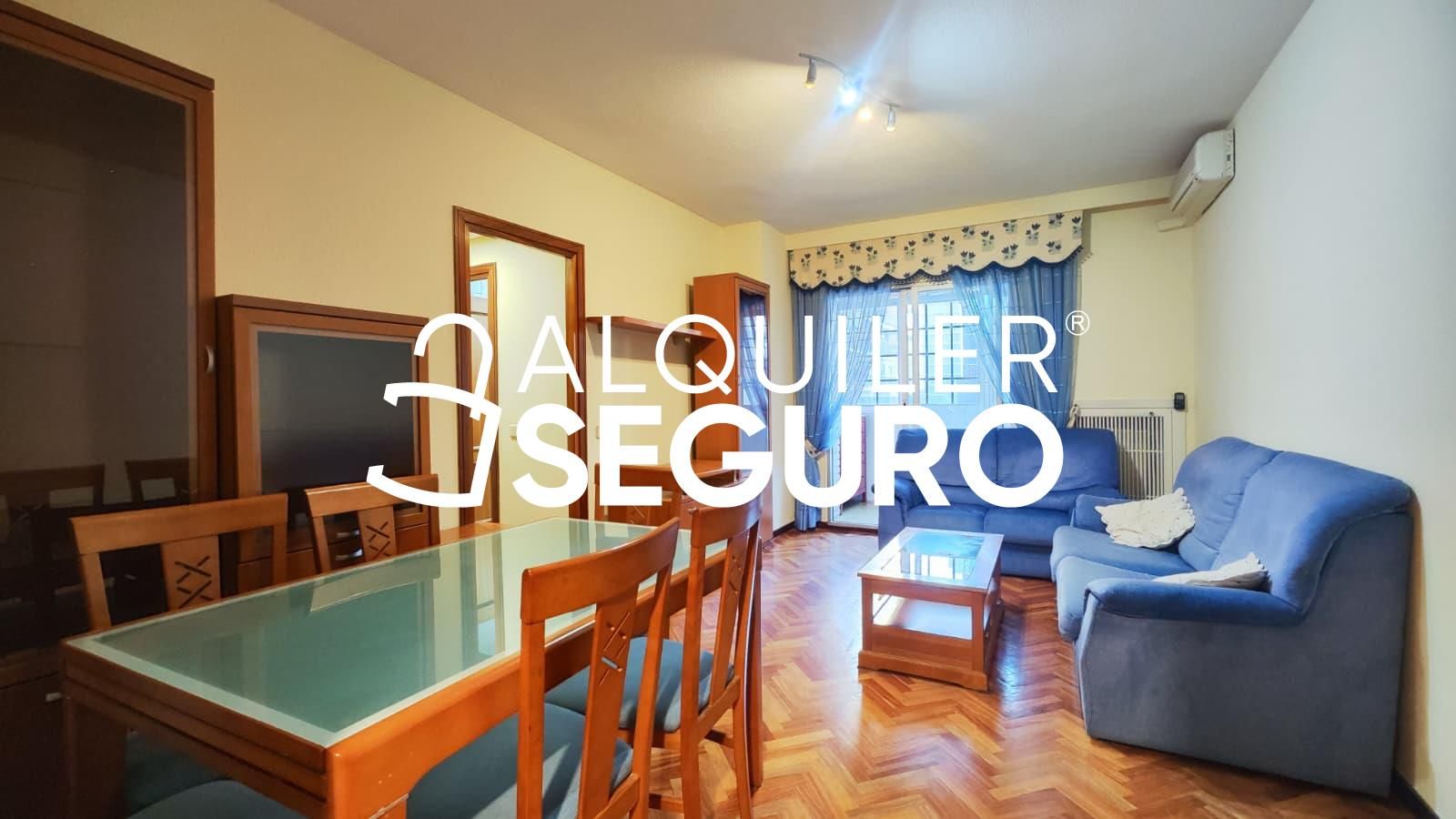 Living room of Flat to rent in  Madrid Capital  with Air Conditioner, Heating and Terrace