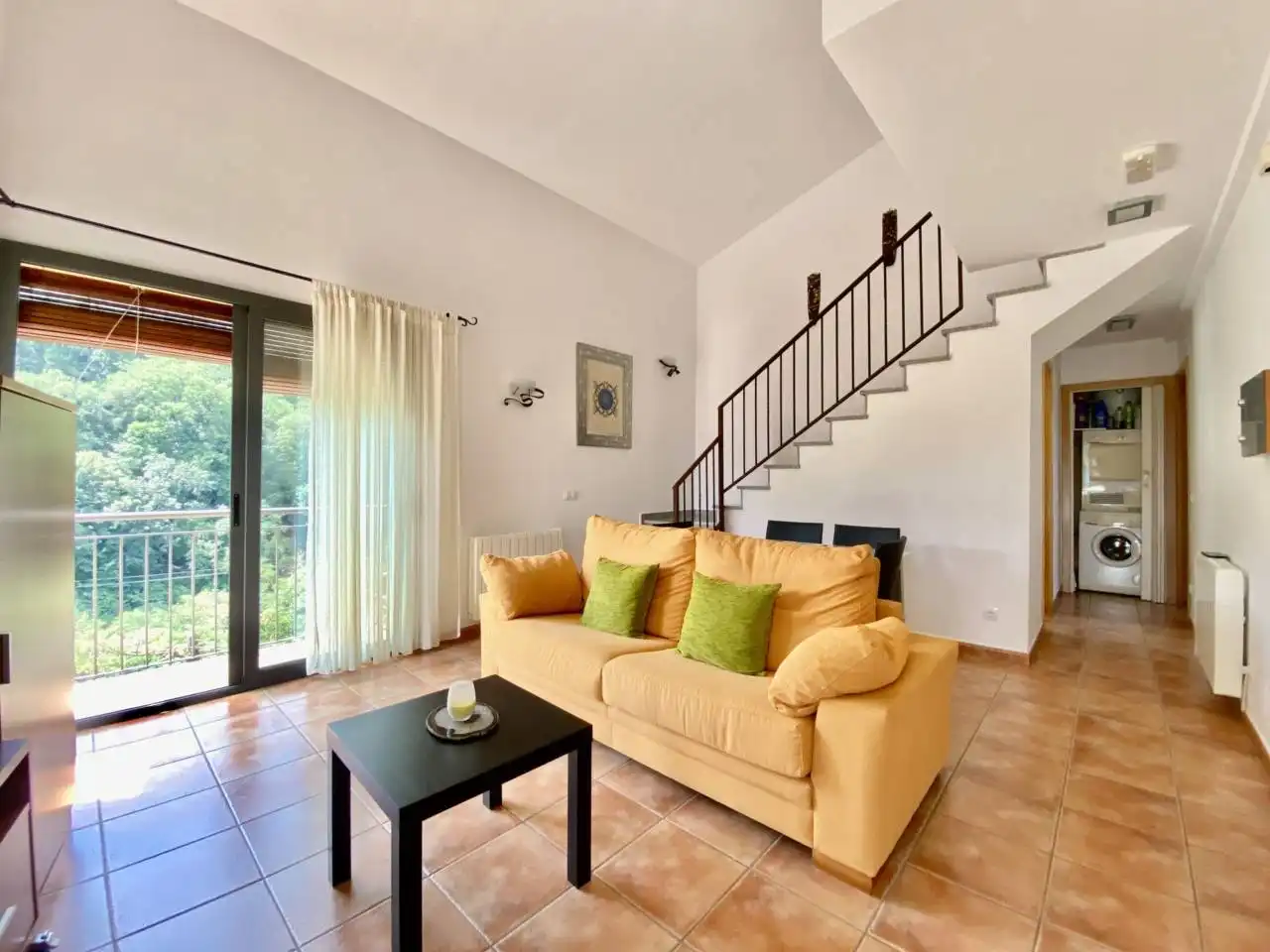 Sala d'estar de Dúplex en venda en Castellfollit de la Roca amb Calefacció, Terrassa i Moblat