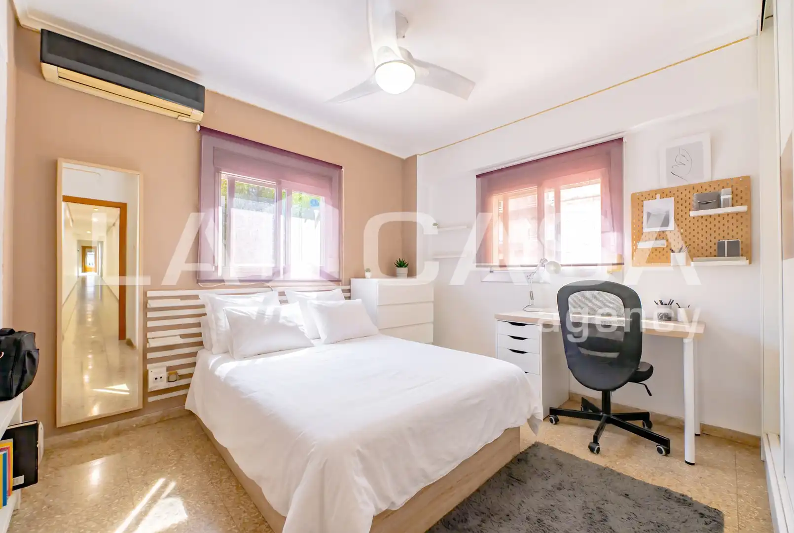 Bedroom of Flat for sale in Valencia  with Oven and Washing machine