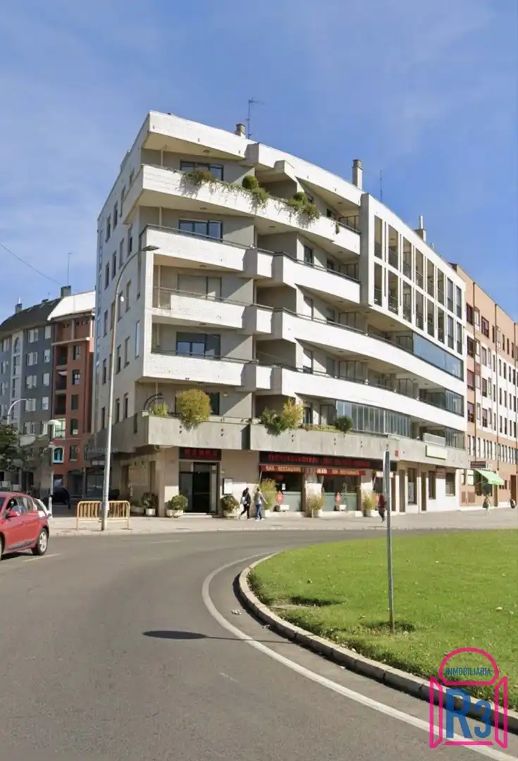 Vista exterior de Piso de alquiler en León Capital  con Calefacción, Terraza y Trastero