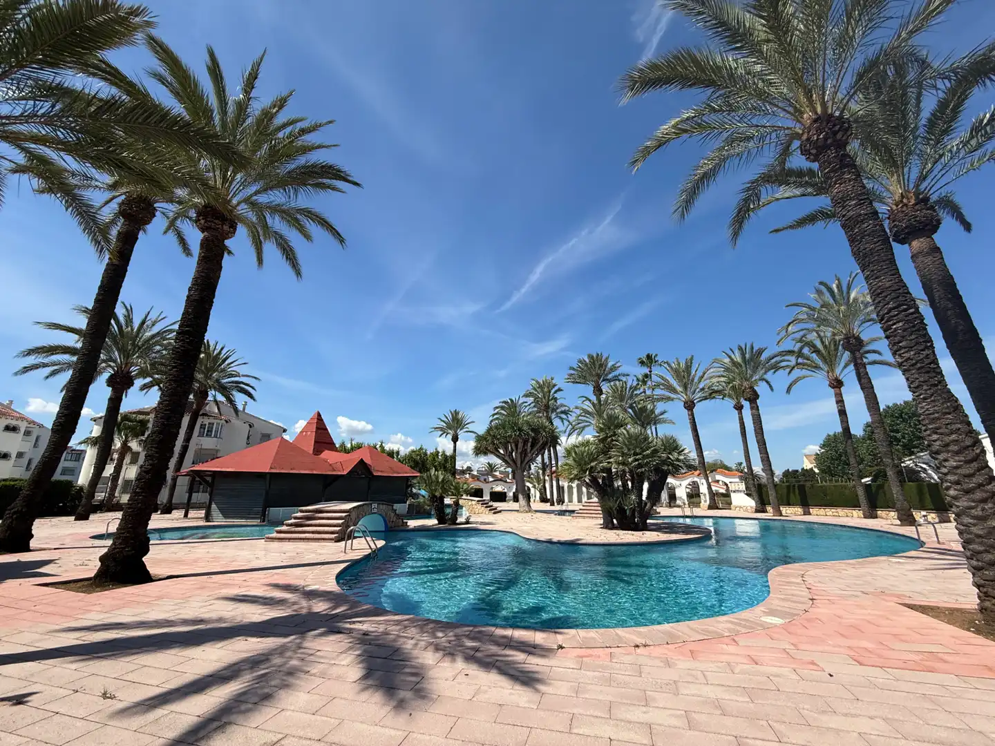 Piscina de Planta baja en venta en Dénia con Amueblado y Piscina comunitaria