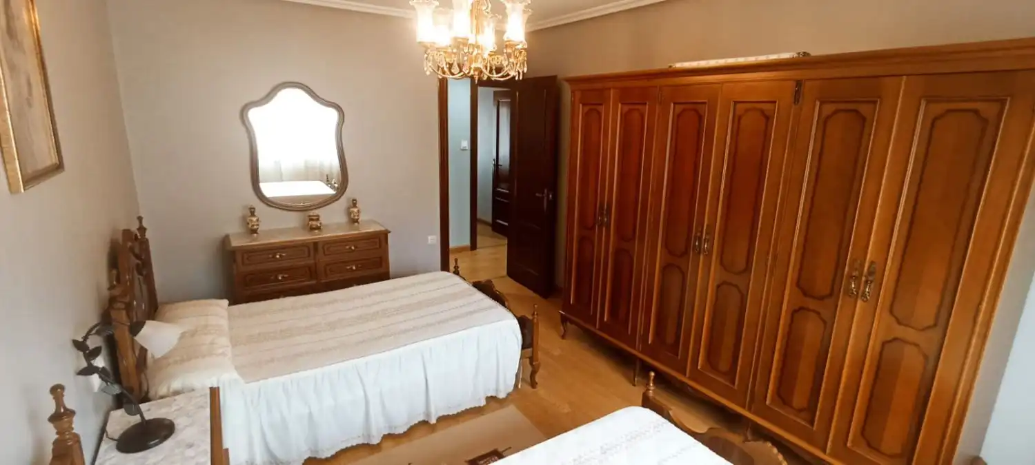 Habitación de Piso en venta en Gijón  con Calefacción
