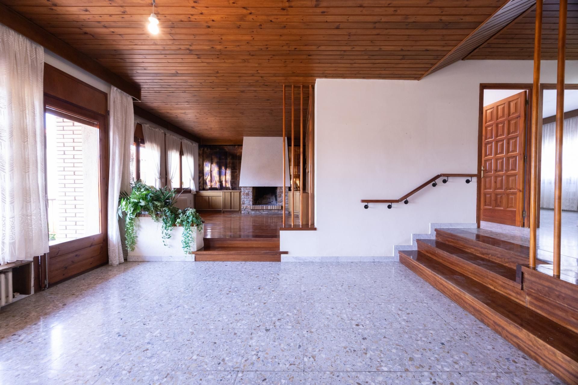 House or chalet for sale in Torelló  with Heating and Terrace