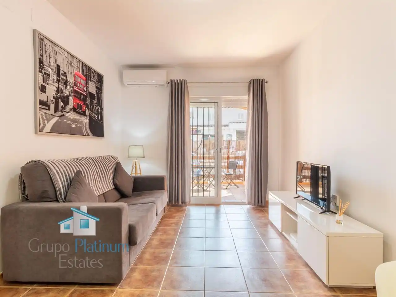 Sala d'estar de Apartament en venda en Vera amb Aire condicionat i Piscina