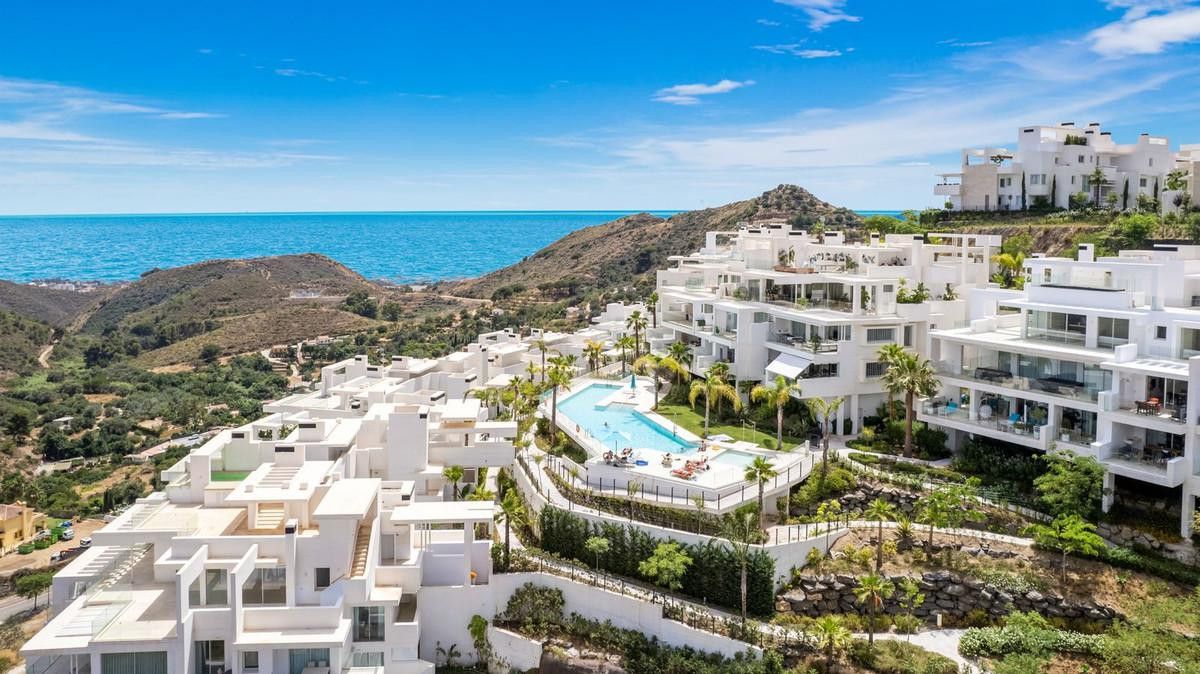 Vista exterior de Planta baixa en venda en Marbella amb Calefacció, Terrassa i Traster
