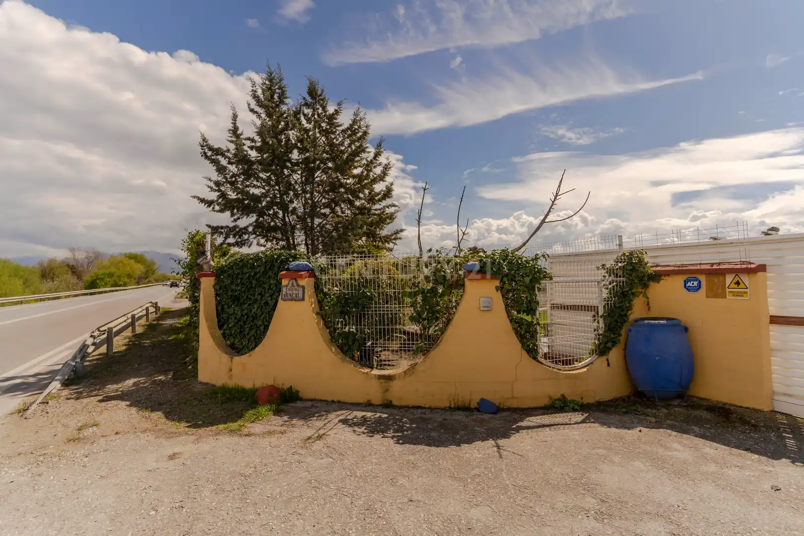Außenansicht von Haus oder Chalet zum Verkauf in Granada mit Klimaanlage, Privatgarten und Abstellraum