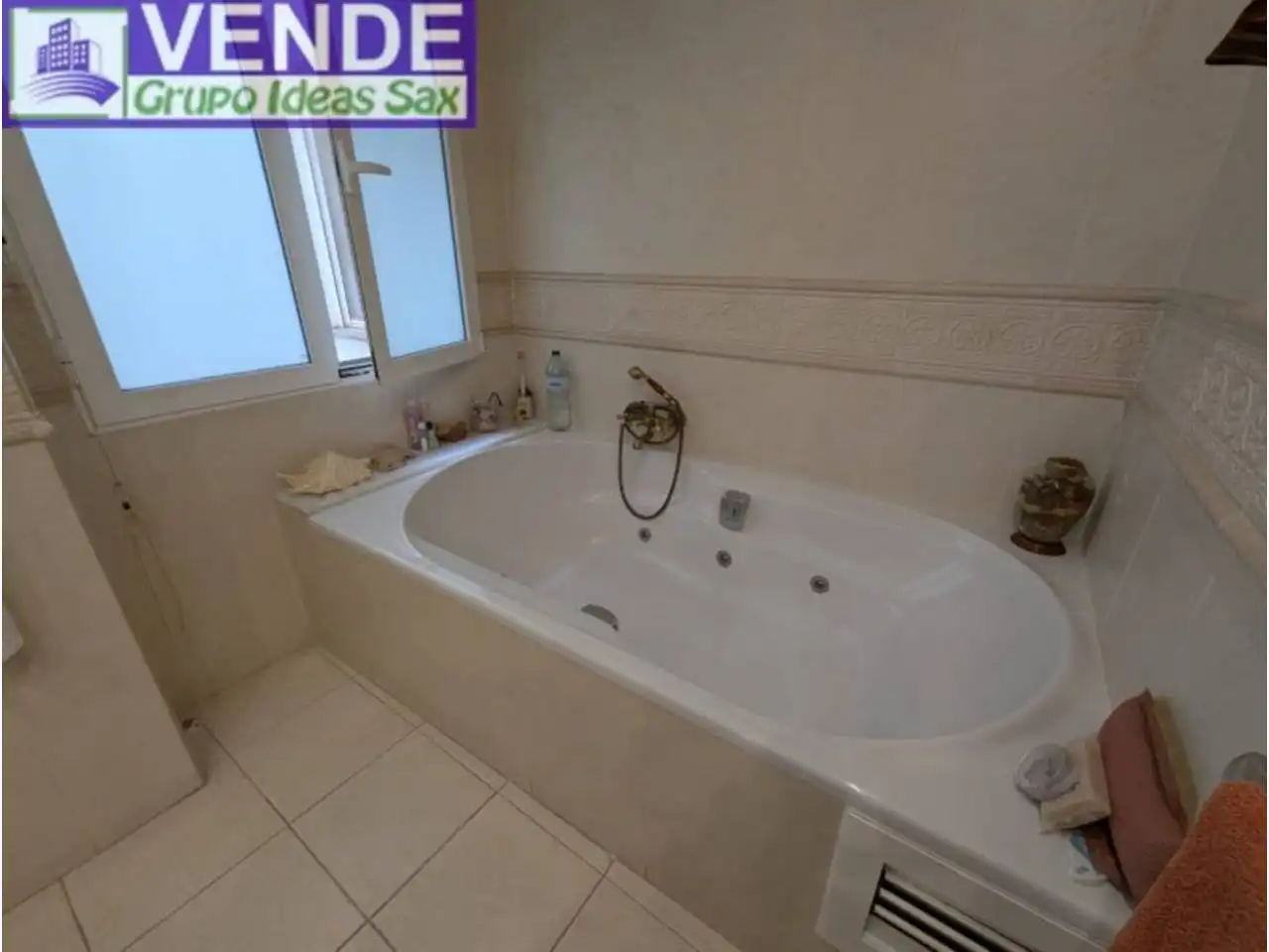 Badezimmer von Dachboden zum Verkauf in Elda mit Heizung, Terrasse und Möbliert