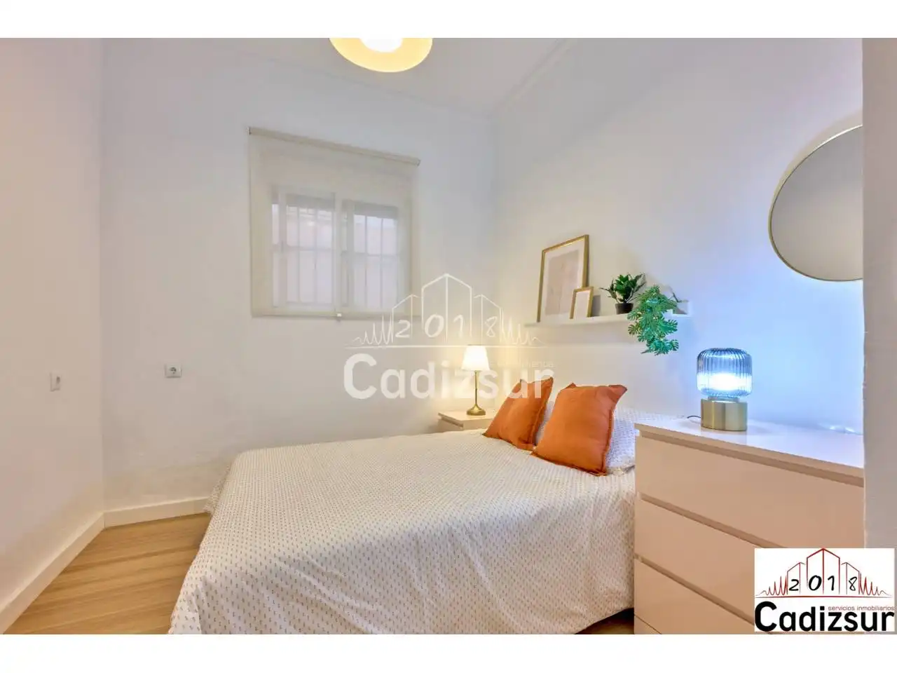 Habitación de Piso en venta en Cádiz con Trastero y Amueblado