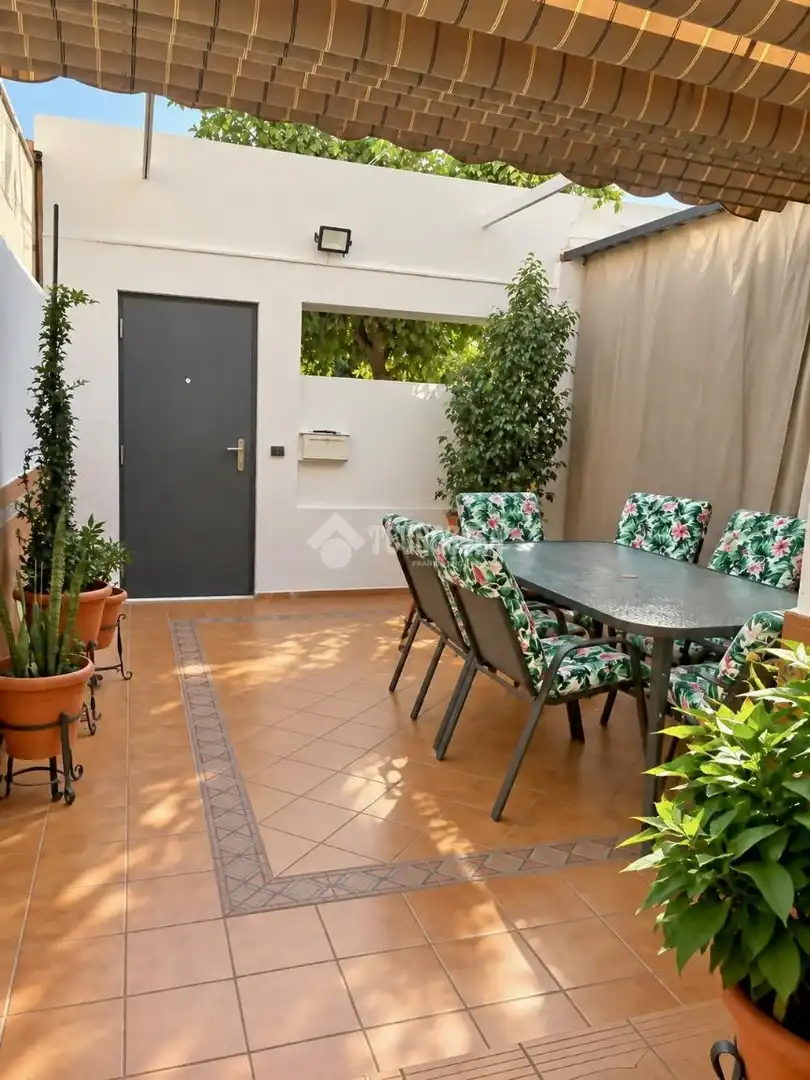 Casa bifamiliare con giardino in vendita a Centro - Doña Mercedes, imagen 8