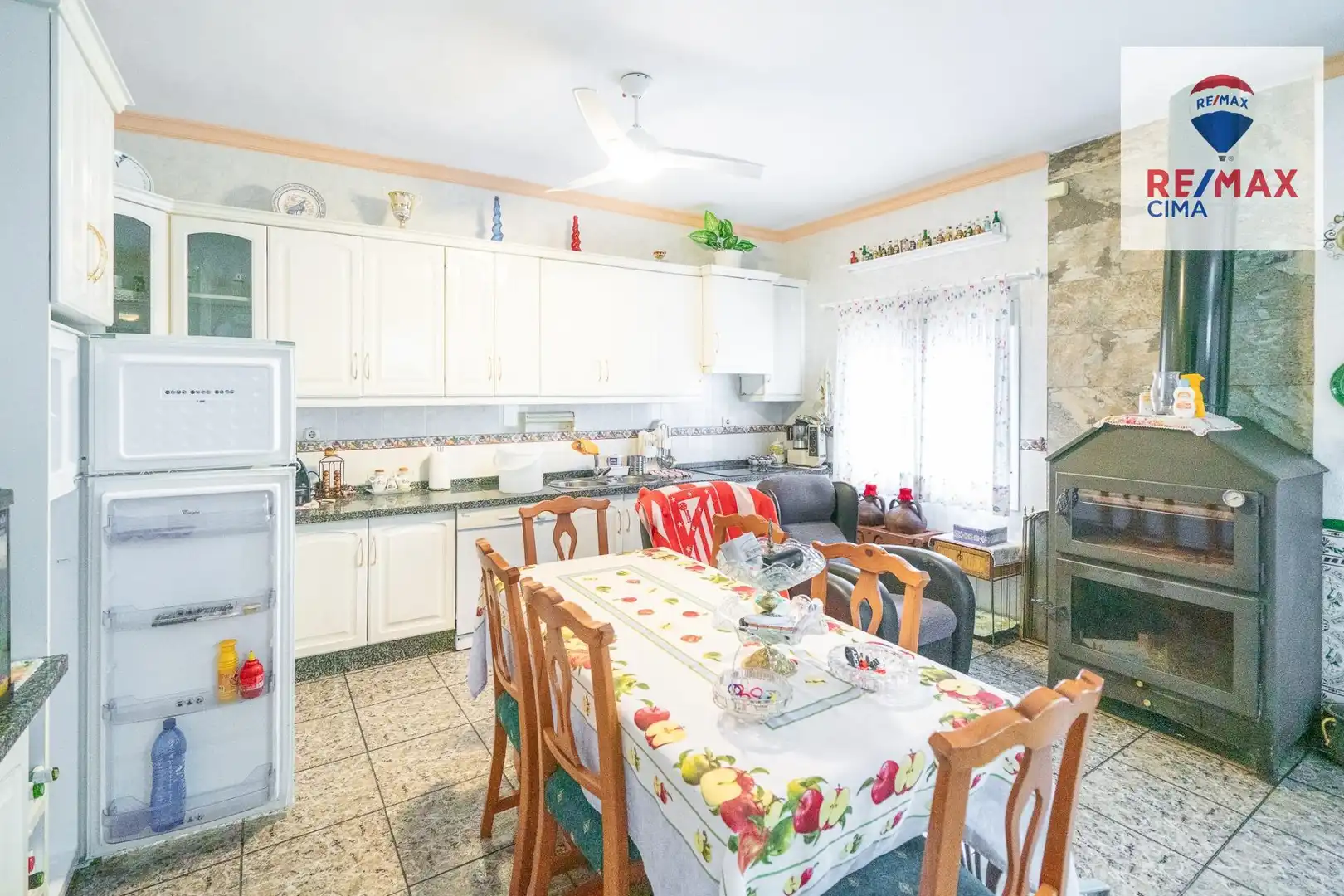Cuina de Casa o xalet en venda en Guadix