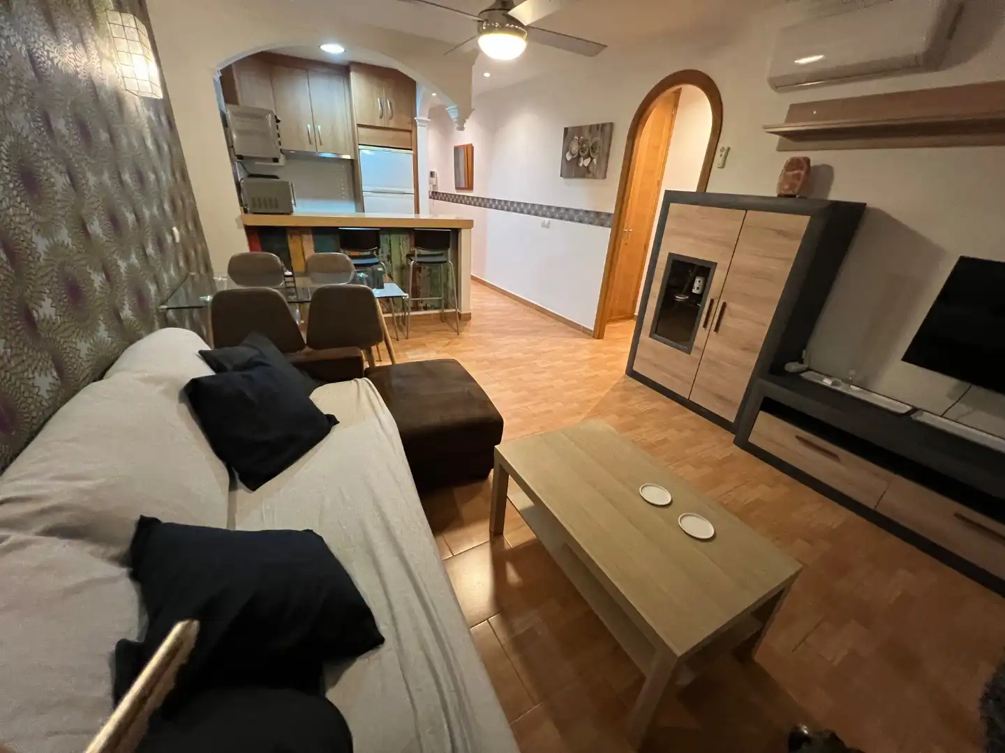 Living room of Flat for rent in Marbella  with Air Conditioner, Terrace and Balcony