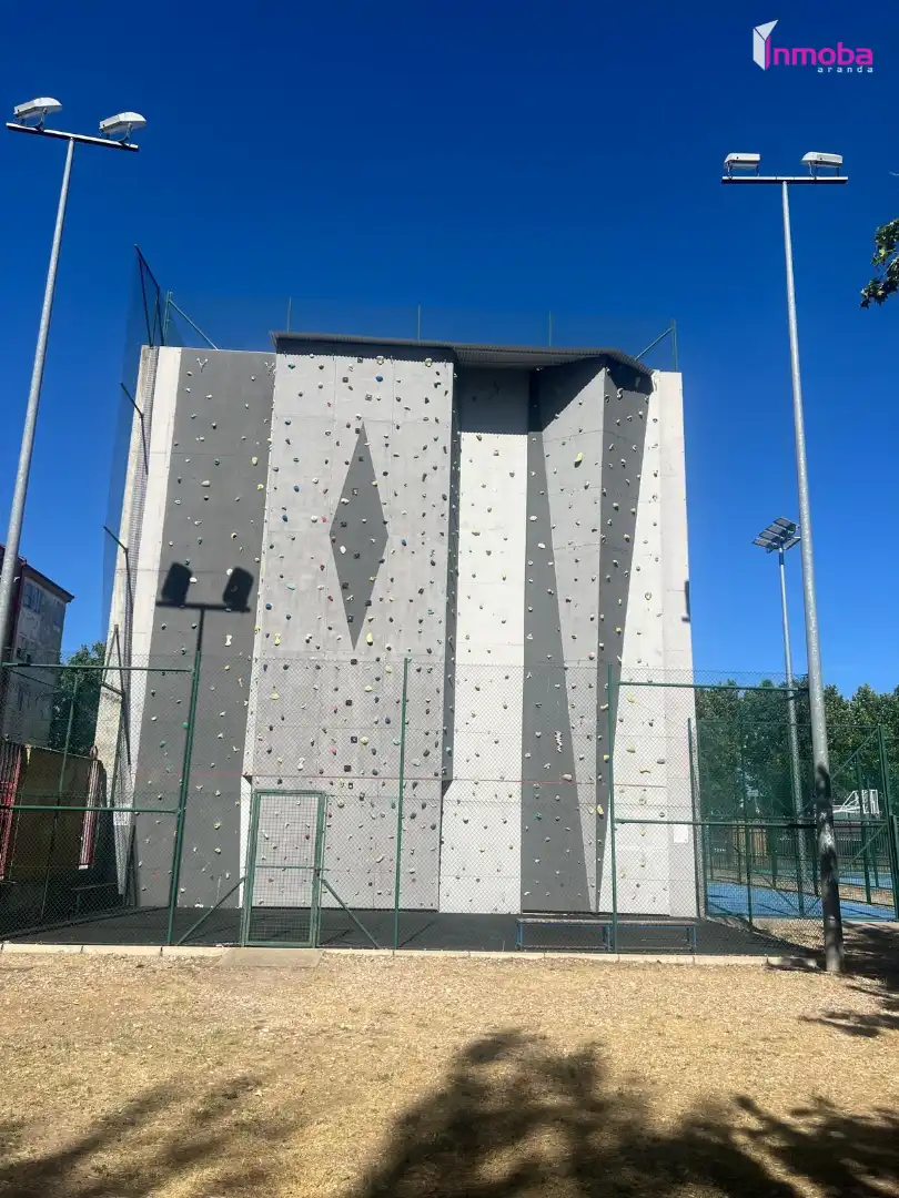 Vista exterior de Piso en venta en Aranda de Duero con Calefacción