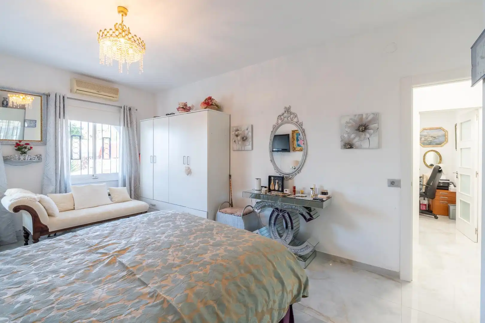 Dormitori de Casa o xalet en venda en Granadilla de Abona amb Jardí privat, Terrassa i Piscina