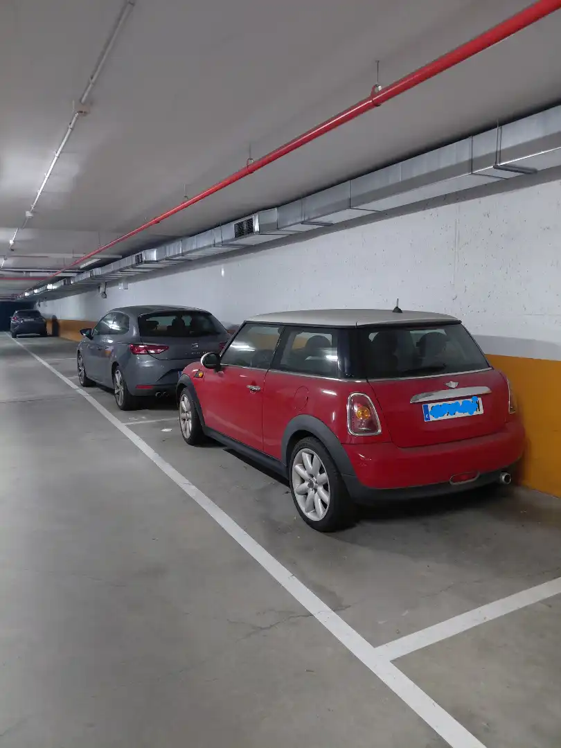 Parking de Piso en venta en Oleiros con Calefacción, Parquet y Trastero
