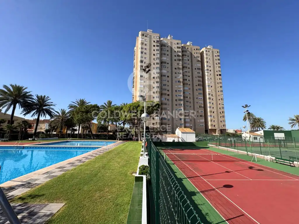 Piscina de Planta baja en venta en El Puig de Santa Maria con Jardín privado, Piscina y Horno