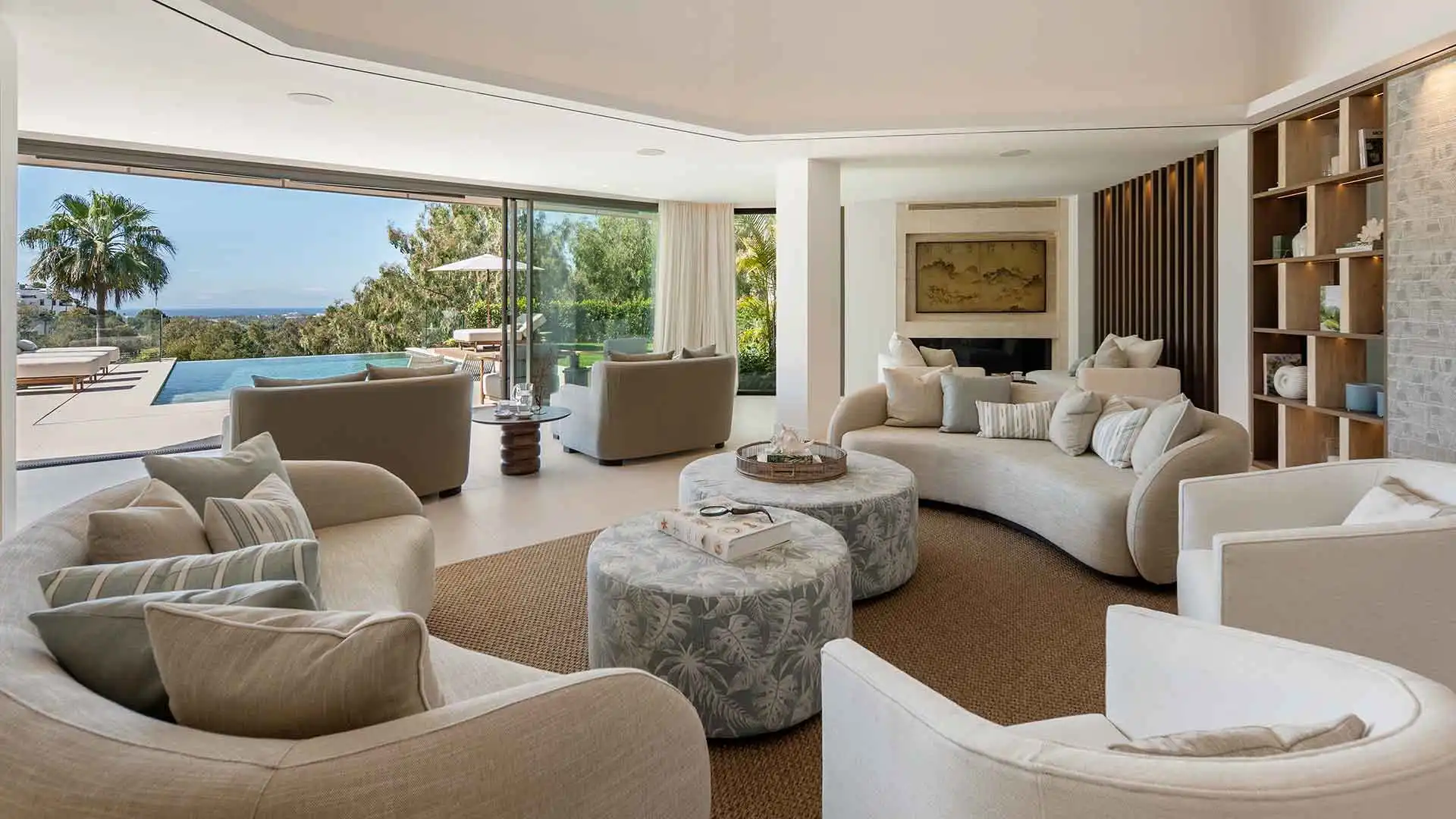 Sala d'estar de Casa o xalet en venda en Benahavís amb Aire condicionat, Jardí privat i Terrassa