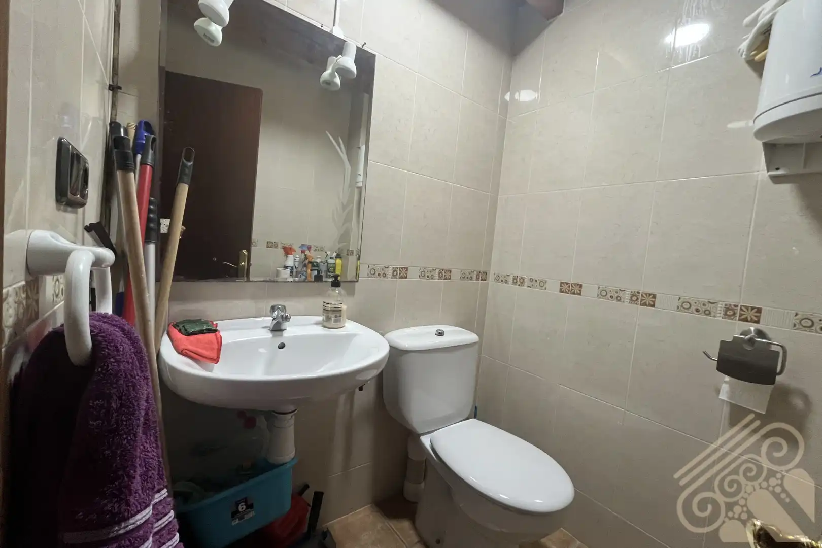 Badezimmer von Geschaftsraum zum Verkauf in Garrucha mit Klimaanlage und Möbliert