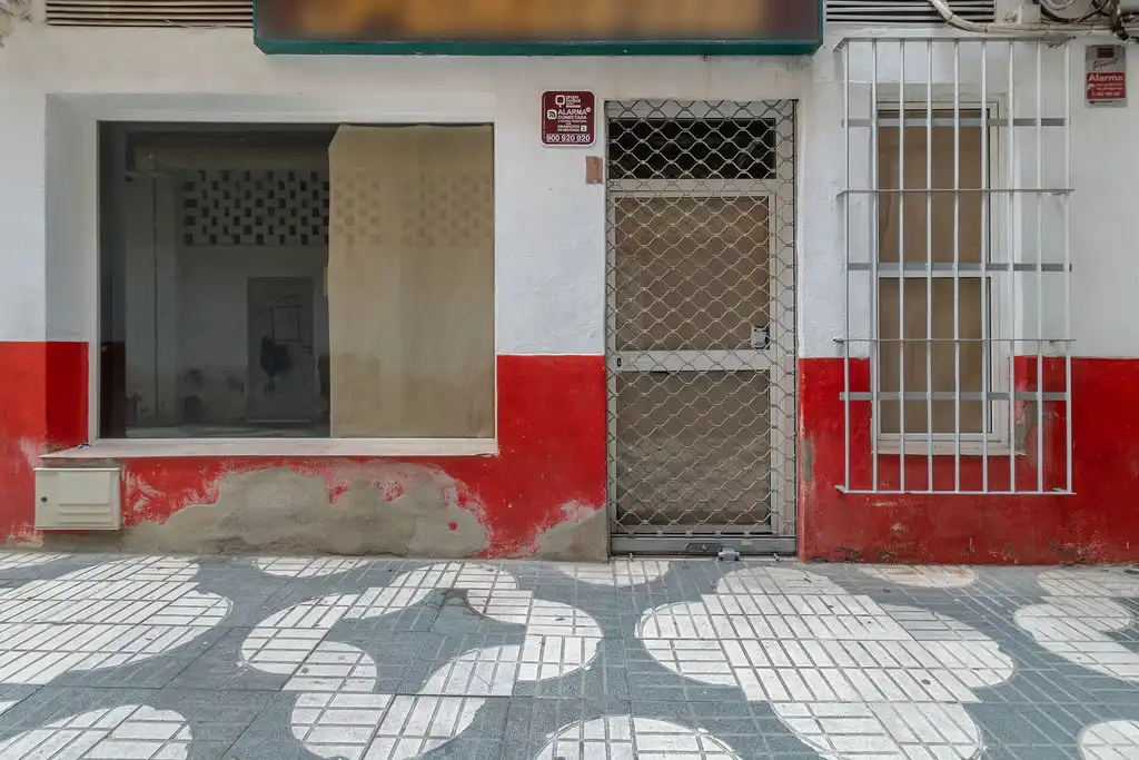 Vista exterior de Local en venta en  Córdoba Capital