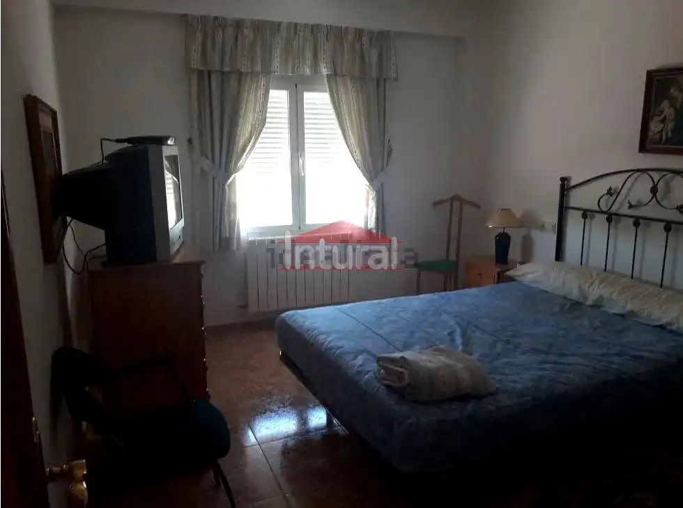Habitación de Casa adosada en venta en San Pedro con Calefacción y Terraza