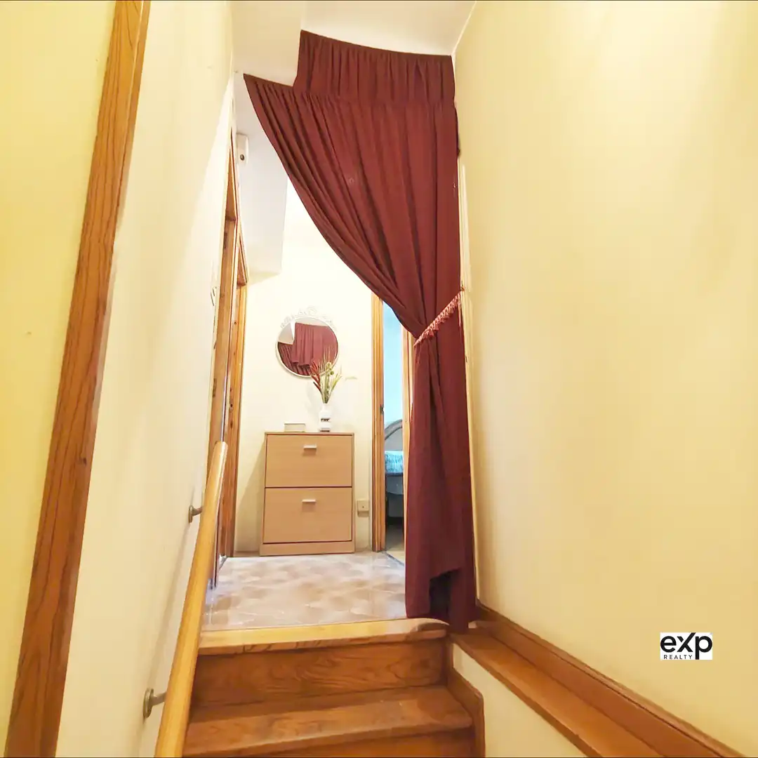 Casa adosada en venda en Oviedo  amb Parquet i Moblat