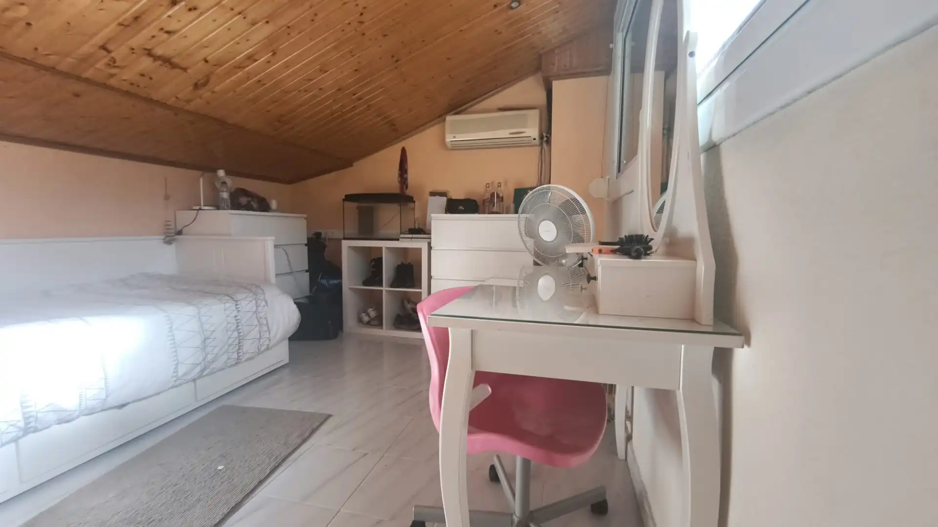 Habitación de Casa adosada en venta en Cervelló con Aire acondicionado, Calefacción y Terraza