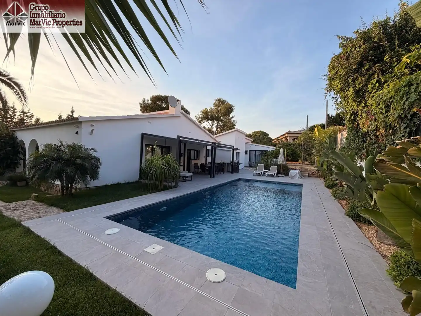 Piscina de Casa o xalet en venda en Benidorm amb Aire condicionat, Terrassa i Piscina