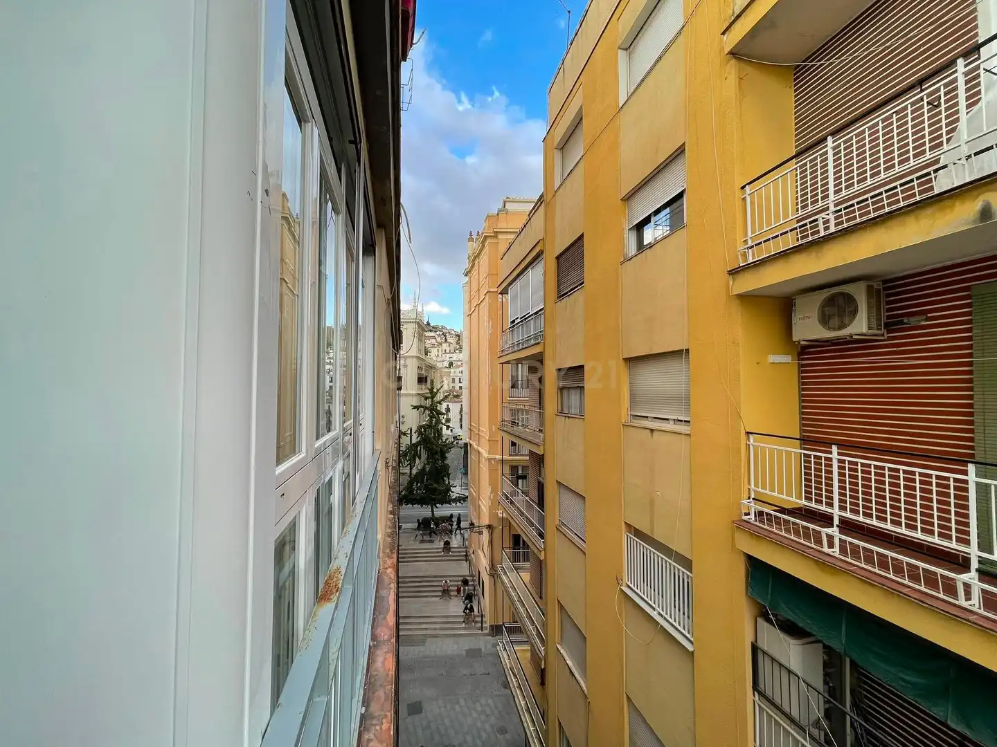 Exterior view of Apartments for rent in Granada  with Air Conditioner, Washing machine and Balcony