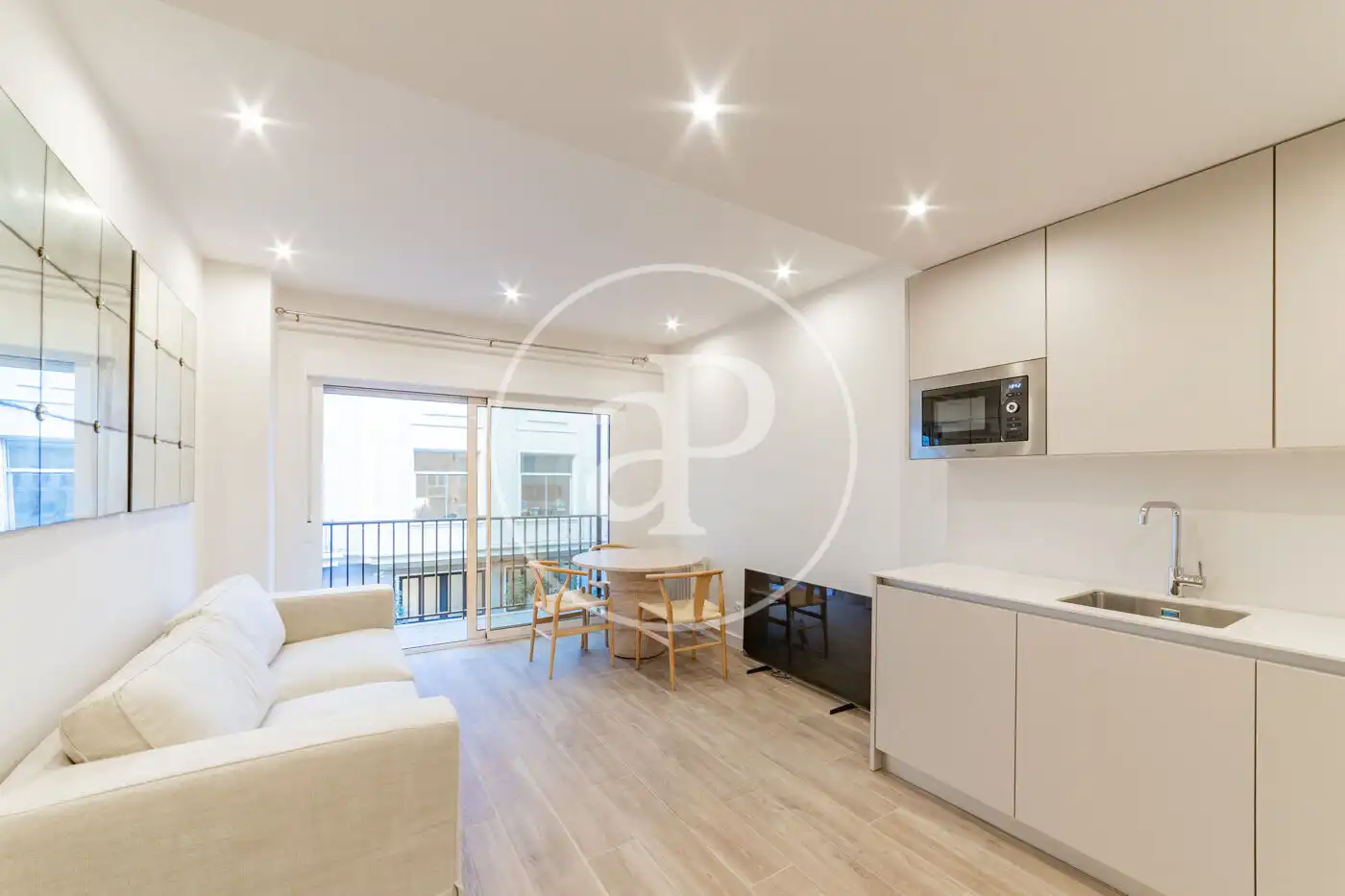 Flat for rent in C/ del Maestro Guerrero, Universidad - Malasaña