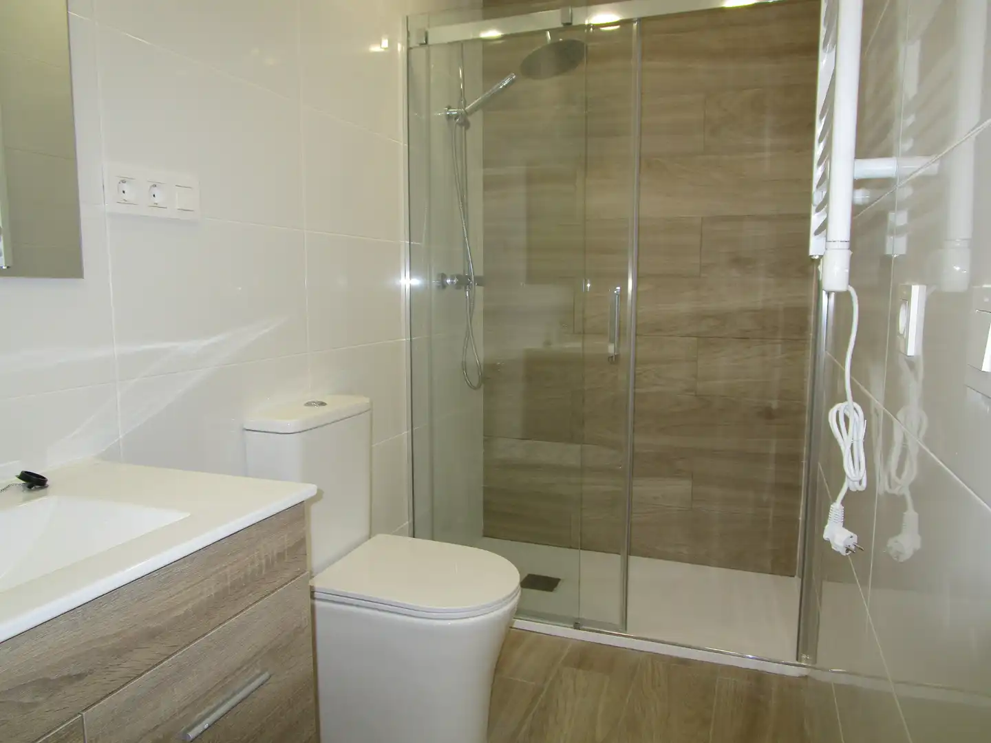Baño de Piso en venta en Villanueva del Pardillo con Aire acondicionado, Calefacción y Horno