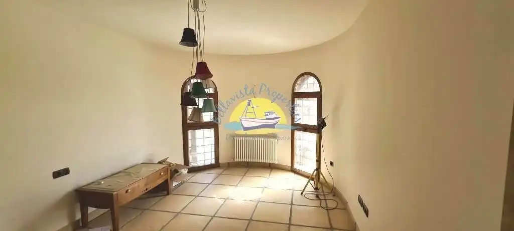 Country house zum Verkauf in Cartagena mit Privatgarten, Schwimmbad und Möbliert