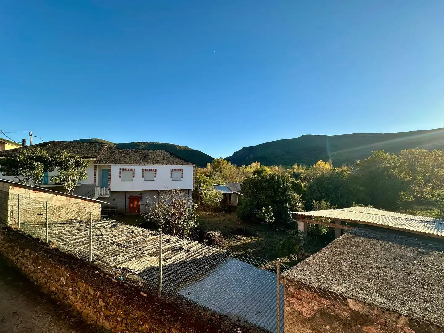 Außenansicht von Country house zum Verkauf in Carucedo mit Heizung, Privatgarten und Abstellraum