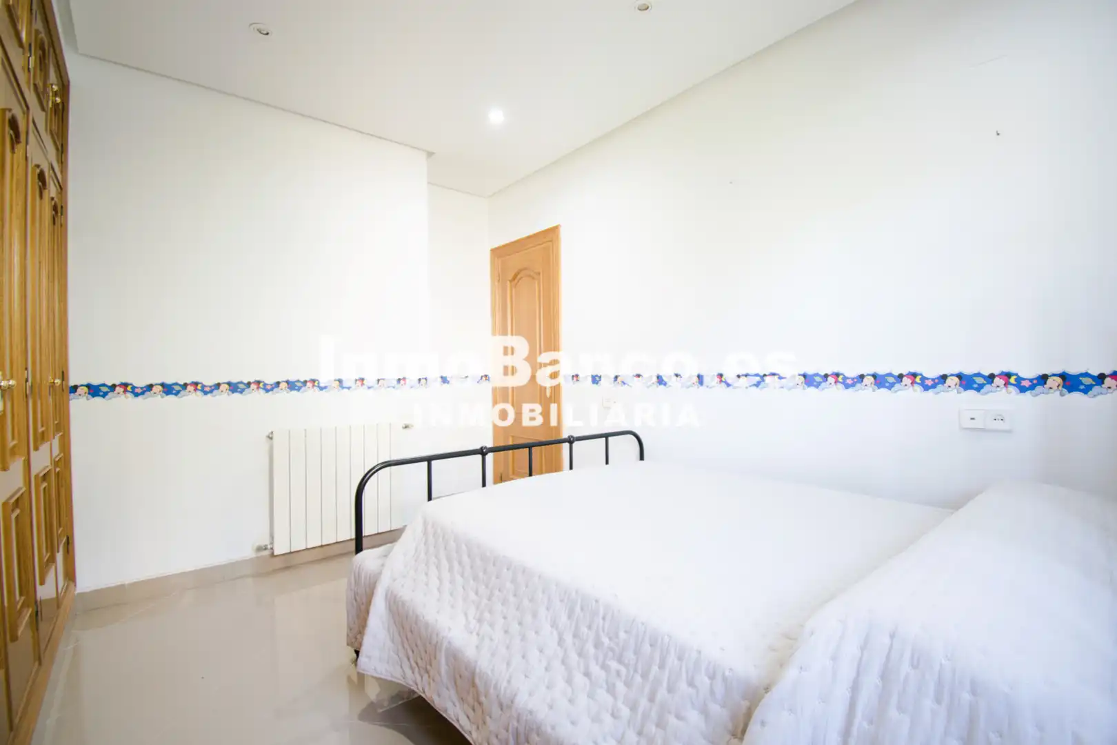 Habitación de Casa o chalet en venta en Chiva con Aire acondicionado, Calefacción y Jardín privado