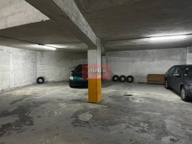 Garaje en Alquiler en Camiño Caneiro en Universidad